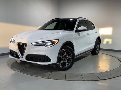 Used 2022 Alfa Romeo Stelvio Ti image 1