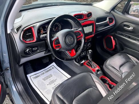 Used 2017 Jeep Renegade Trailhawk w/ Premium Trailhawk Package AWD/4WD image 12