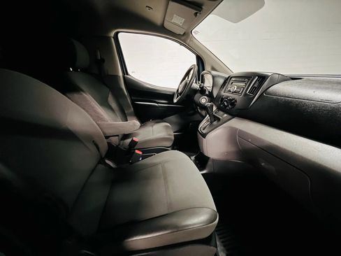 Used 2015 Nissan NV200 SV image 25