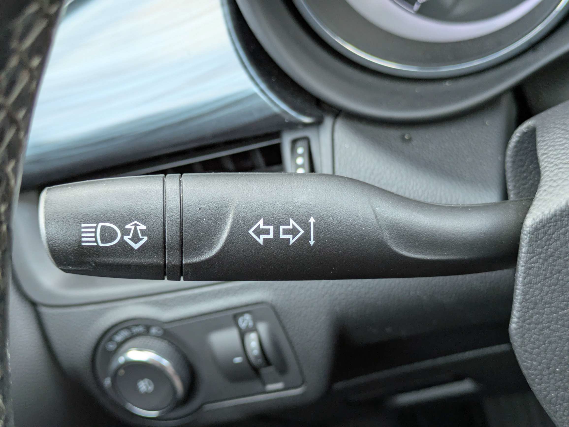 Certified 2020 Buick Envision Essence FWD image 16