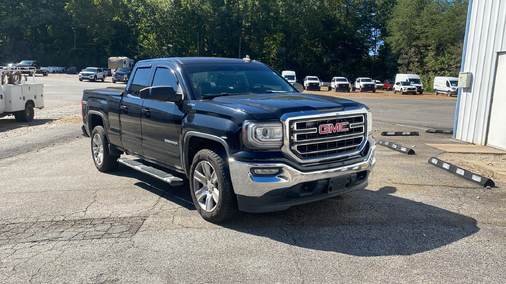 Used 2017 GMC Sierra 1500 SLE w/ SLE Value Package AWD/4WD image 3