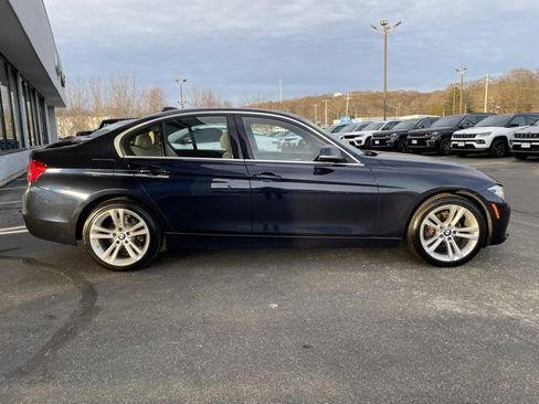 Used 2017 BMW 330i xDrive Sedan image 4