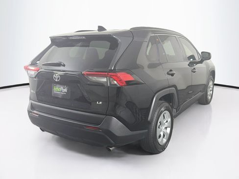 Used 2021 Toyota RAV4 LE FWD image 9