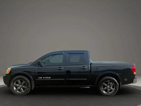 Used 2015 Nissan Titan SV w/ SV Value Truck Package RWD image 4