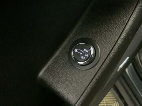 Used 2019 Chevrolet Traverse LT w/ LT Premium Package image 22