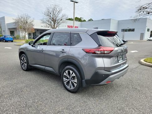 Used 2022 Nissan Rogue SV w/ SV Premium Package image 3