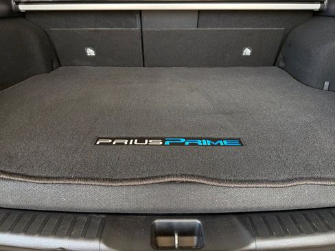 Used 2019 Toyota Prius Prime Advanced w/ Carpet Mat Package FWD image 16