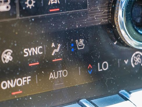 Used 2024 GMC Acadia Denali w/ Super Cruise Package image 31