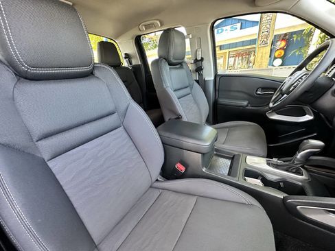 Used 2022 Nissan Frontier SV image 13