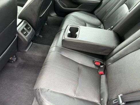 Used 2020 Honda Accord Touring image 28