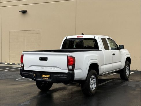 Used 2022 Toyota Tacoma SR RWD image 6