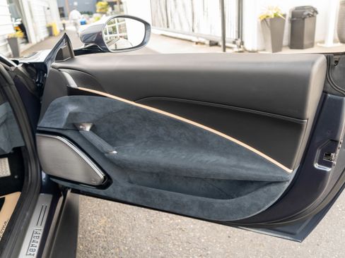 Used 2021 Ferrari Roma RWD image 27