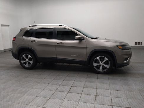 Used 2019 Jeep Cherokee Limited FWD image 11