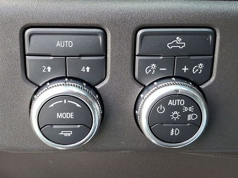 Used 2024 GMC Sierra 1500 Elevation image 25