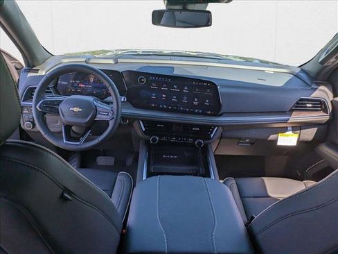 New 2025 Chevrolet Suburban Premier image 15