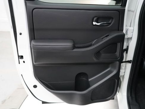 Used 2024 Nissan Frontier SV AWD/4WD image 36