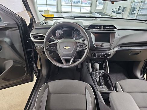 Certified 2023 Chevrolet TrailBlazer LS FWD image 19