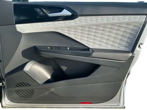 Used 2024 Volkswagen Taos S image 16