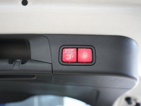 Used 2021 Mercedes-Benz GLB 250 GLB 250 image 52