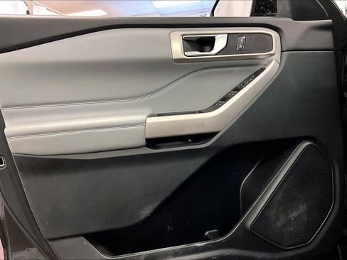 Used 2022 Ford Explorer XLT w/ Equipment Group 202A image 22