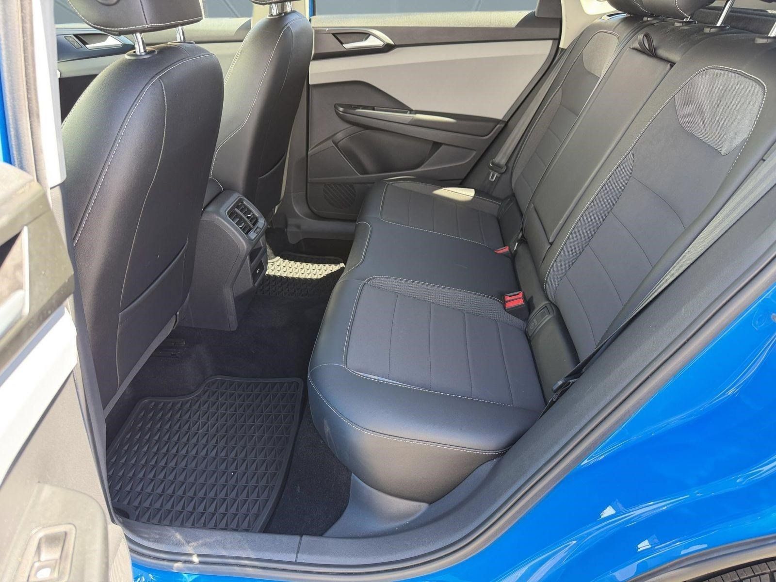 Used 2022 Volkswagen Taos SE FWD image 22