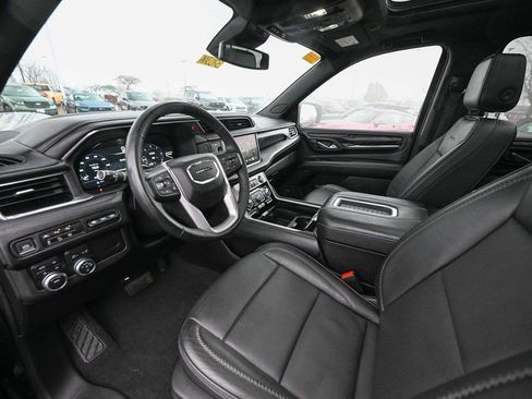 Used 2023 GMC Yukon XL Denali image 17