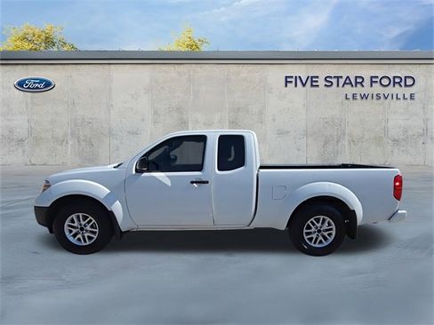 Used 2022 Nissan Frontier SV image 5