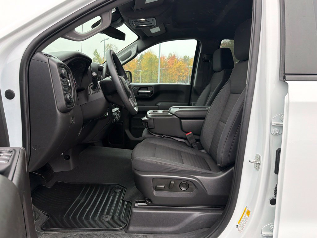 Used 2023 Chevrolet Silverado 1500 Custom Trail Boss AWD/4WD image 27