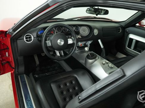 Used 2005 Ford GT image 20