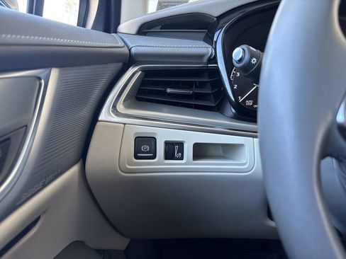 Certified 2024 Cadillac XT5 Premium Luxury w/ LPO, Floor Liner Package image 18