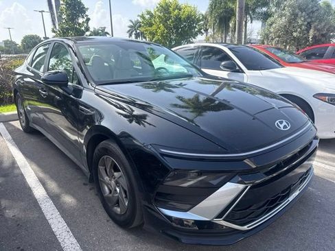 Used 2025 Hyundai Sonata SE FWD image 3