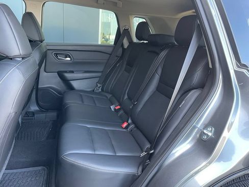 Certified 2024 Nissan Rogue SL FWD image 17