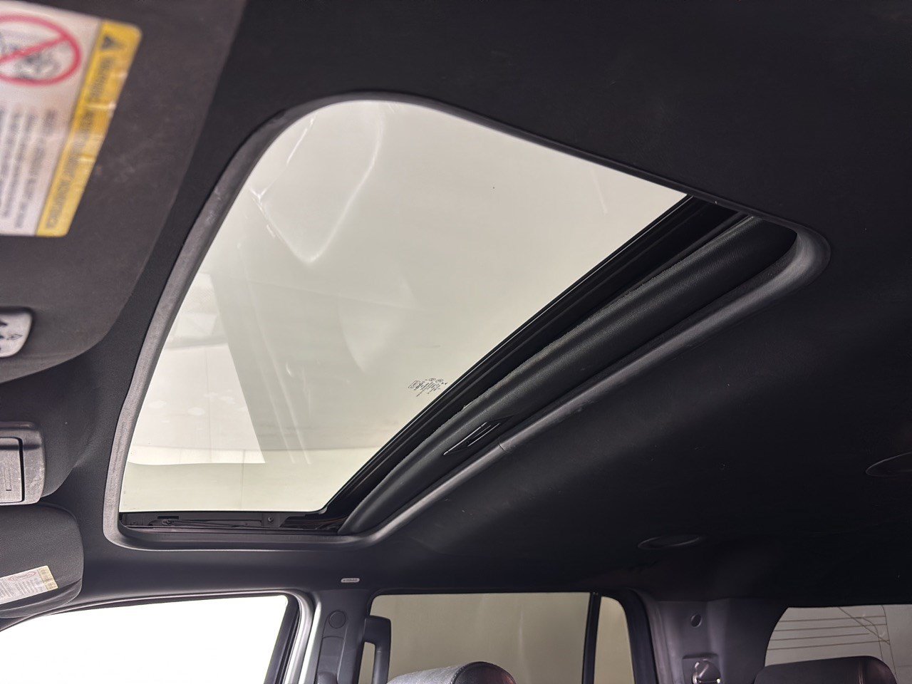 Used 2016 Lincoln Navigator L Select RWD image 27