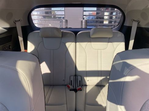 Certified 2024 Kia Sorento SX Prestige image 31