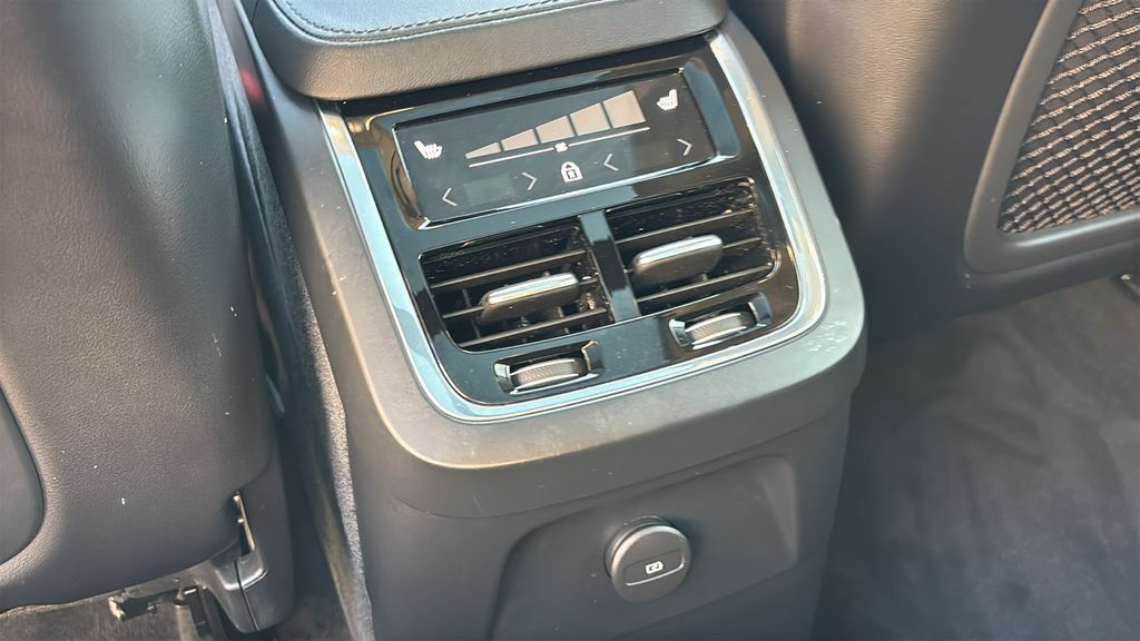 Certified 2023 Volvo XC90 T8 Plus w/ Protection Package Premier AWD/4WD image 9