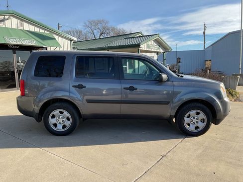 Used 2015 Honda Pilot LX image 2