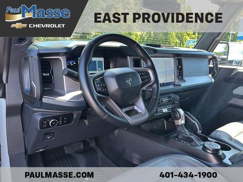 Used 2023 Ford Bronco Outer Banks AWD/4WD image 16