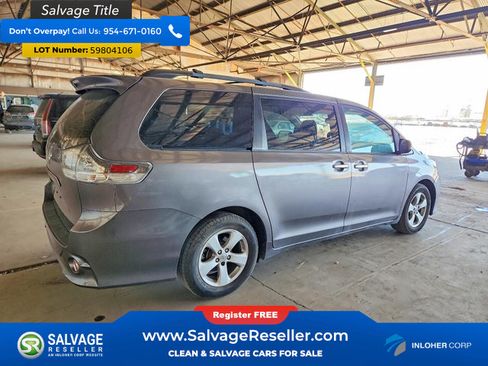 Used 2013 Toyota Sienna SE FWD image 4