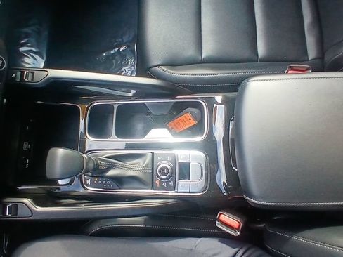 Used 2025 Kia Telluride S AWD/4WD image 24