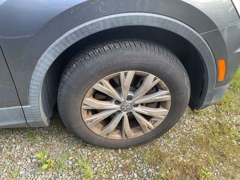 Used 2018 Volkswagen Tiguan SE FWD image 10