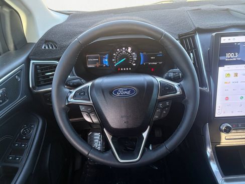 Used 2024 Ford Edge Titanium AWD/4WD image 9