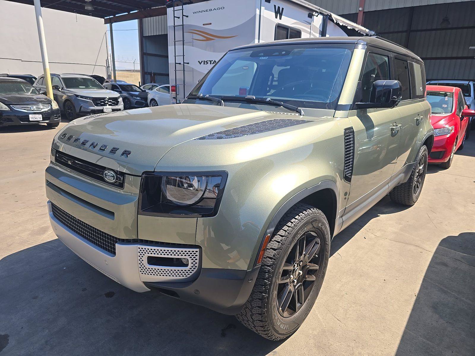 Used 2020 Land Rover Defender 110 HSE AWD/4WD image 3
