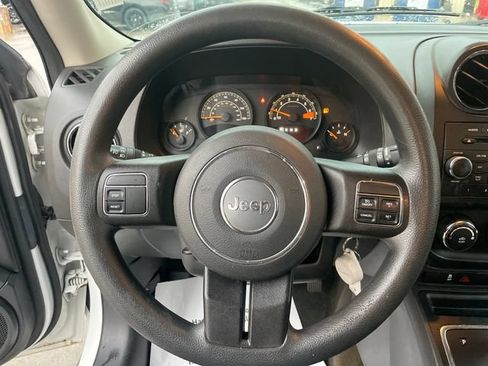 Used 2016 Jeep Patriot Sport w/ Power Value Group AWD/4WD image 25