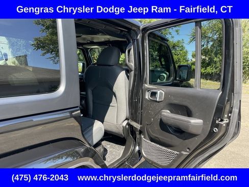 Used 2024 Jeep Wrangler Unlimited w/ Convenience Group AWD/4WD image 12