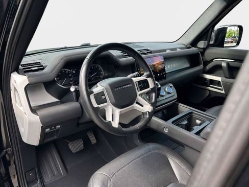 Used 2023 Land Rover Defender 130 SE AWD/4WD image 20