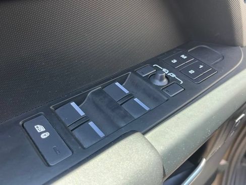 Used 2025 Land Rover Defender 110 S AWD/4WD image 12