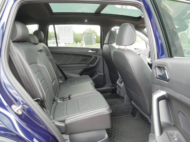 Certified 2023 Volkswagen Tiguan SEL R-Line AWD/4WD image 19