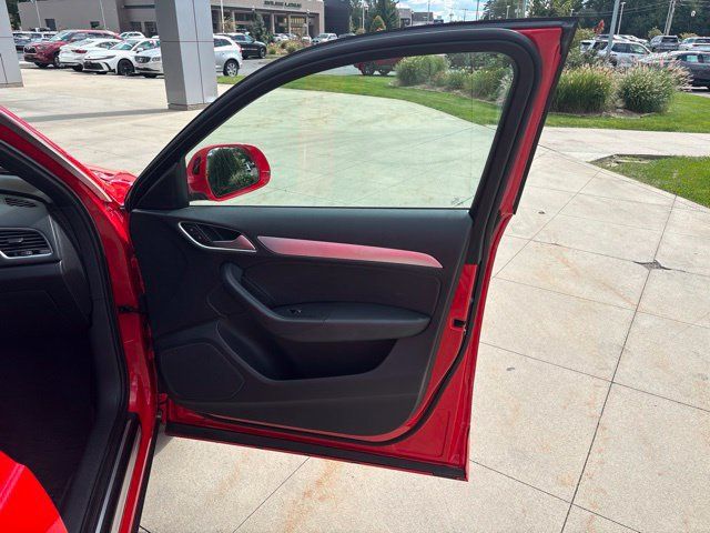 Used 2018 Audi Q3 2.0T Premium Plus w/ Premium Plus Package AWD/4WD image 36