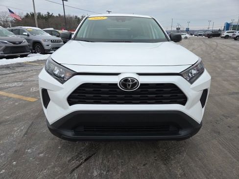 Used 2022 Toyota RAV4 LE image 2