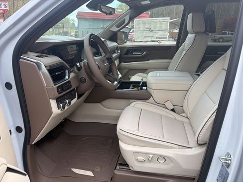 New 2026 GMC Yukon Denali image 8